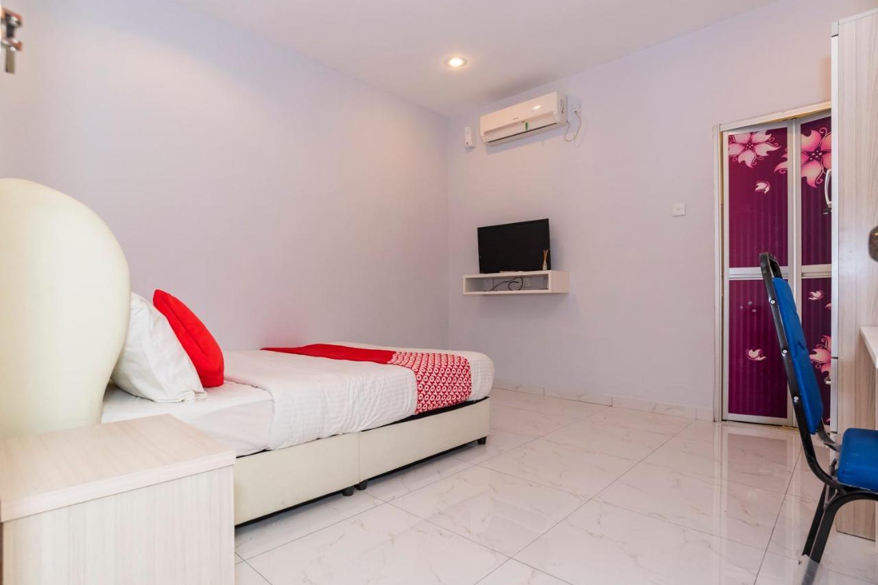 Oyo 1228 R & R Motel Johor Bahru Exteriér fotografie