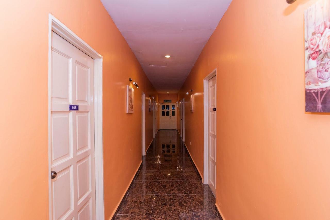 Oyo 1228 R & R Motel Johor Bahru Exteriér fotografie